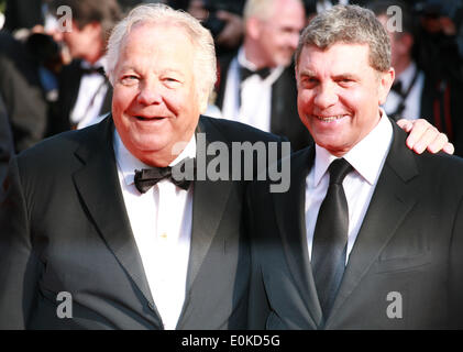 Cannes, Francia. 15 Maggio, 2014. Massimo Gargia e ospite presso il sig. Turner screening di gala tappeto rosso al 67th Cannes Film Festival in Francia. Giovedì 15 Maggio 2014 a Cannes Film Festival, Francia. Credito: Doreen Kennedy/Alamy Live News Foto Stock