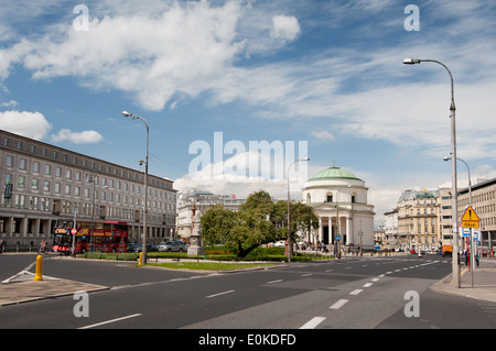 Tre Croci Square a Varsavia con Cattolica Romana San Alexanders Chiesa Foto Stock