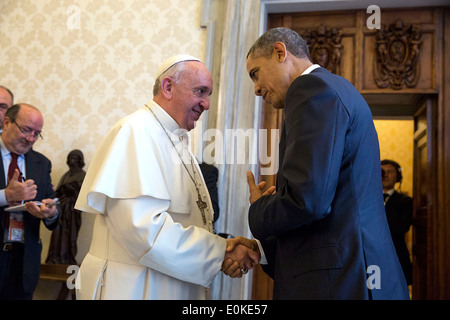 Il Presidente Usa Barack Obama dice addio al Papa Francesco a seguito di una udienza privata in Vaticano il 27 marzo 2014 nella Città del Vaticano. Foto Stock