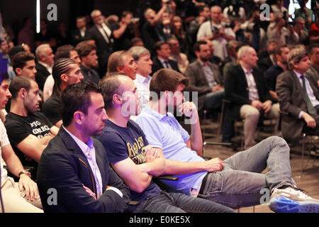 Barcellona, Spagna. 15 Maggio, 2014. Barcellona - 15 maggio- Spagna: Xavi Hernandez, Andres Iniesta e Gerard Pique in Carles Puyol addio ceremonyl, tenutasi in Auditorium 1899 del FCB, il 15 maggio 2014. Foto: Joan Valls/Urbanandsport/Nurphoto. Credito: Joan Valls/NurPhoto/ZUMAPRESS.com/Alamy Live News Foto Stock