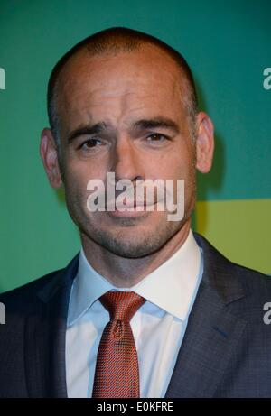 Paul Blackthorne presso gli arrivi per la rete di CW 2014 iniziali di presentazione, l'Hotel Londra, New York, NY Maggio 15, 2014. Foto di: Derek Storm/Everett Collection Foto Stock