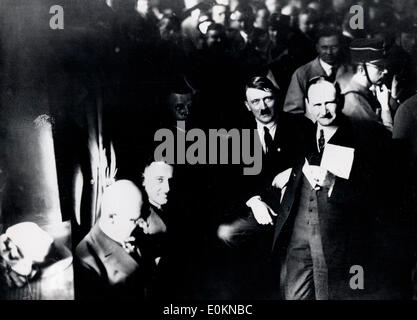 Adolf Hitler e Franz Ritter von Epp alla riunione Foto Stock