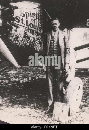 20 maggio 1927 - Parigi, Francia - Charles Lindbergh 1902 - 1974 soprannominato Slim, Lucky Lindy e il Lone Eagle è stato un americano av Foto Stock