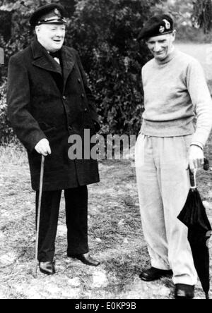 Sir Winston Churchill con Marshall Montgomery Foto Stock