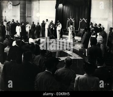 Mar 03, 1947 - Visconte  è giurato in   foto storiche da aria dall India: la scena durante lo storico giuramento nella cerimonia di Viscount Mountbatten come  e Governatore Generale dell India in Durban Hall del  House, New Delhi Foto Stock