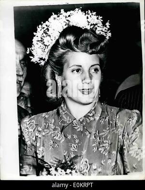 Lug. 07, 1947 - Moda moglie del presidente argentino a Milano: Senora Eva Peron, moglie del presidente argentino, che hanno pagato un Foto Stock