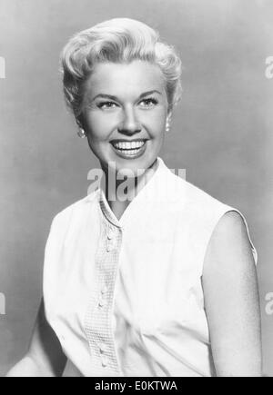 American film Star e cantante Doris Day fotografata al Cannes Film