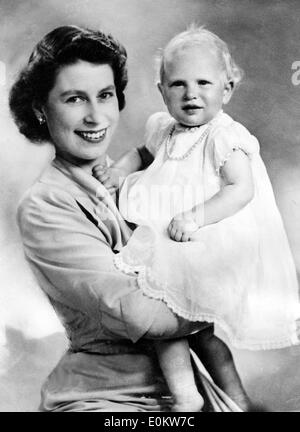 Ritratto della Regina Elisabetta II con la figlia Principessa Anna Foto Stock