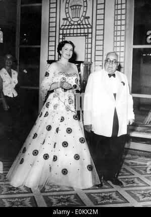 Aga Khan III con sua moglie Yvette Labrousse Foto Stock