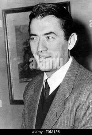 Attore Gregory Peck all'apertura di 'le nevi del Kilimanjaro' Foto Stock