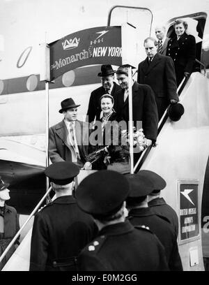 Attore Laurence Olivier e moglie Vivien Leigh arriva a Londra Foto Stock