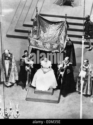 La regina Elisabetta II la cerimonia di incoronazione Foto Stock