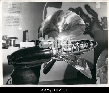 Sett. 09, 1953 - Ingegneria, Marine e saldatura a esposizioni Olympia: Engineering, Marine e la saldatura di esposizione, si è aperto oggi a Olympia. La foto mostra: Questo controllabile vite passo per imbarcazioni ad alta velocità - è una delle esposizioni all'Olympia. Foto Stock