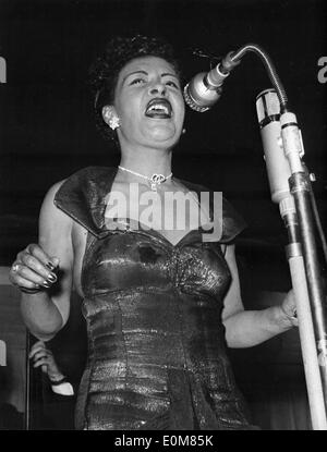 Il cantante Billie Holiday effettuando in corrispondenza di Ernst Merck Hall Foto Stock