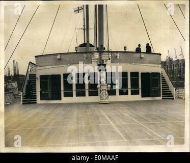 05 maggio 1954 - Immagini a bordo del Royal Yacht Britannia ora ormeggiato al molo di Torre: Foto mostra una vista di un sun deck di Britannia dove il principe Carlo e la principessa Anna ha trascorso molte ore piacevoli giocando. Foto Stock