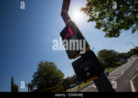 Attraversamento pedonale attraversamento bicicletta segnale di arresto stop sospiro Worthing West Sussex Foto Stock