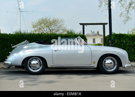 Porsche 356 Speedster a Chatham Dockyard classic car show Foto Stock