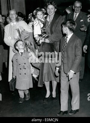 L'attrice Ingrid Bergman con i suoi figli a Londra Foto Stock