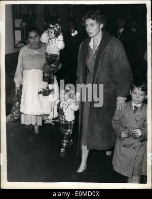 Ottobre 10, 1954 - Ingrid Bergman e bambini arrivano: Ingrid Begman il famoso stadio e sen star arriva a Dover questa sera, Foto Stock