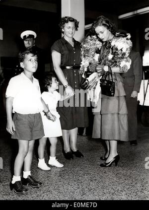 Athina Livanos con bambini in Germania Foto Stock