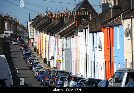 Tipico alloggiamento terrazzati lungo Ewart Street nella zona di Hannover di Brighton - Proprietà REGNO UNITO Foto Stock