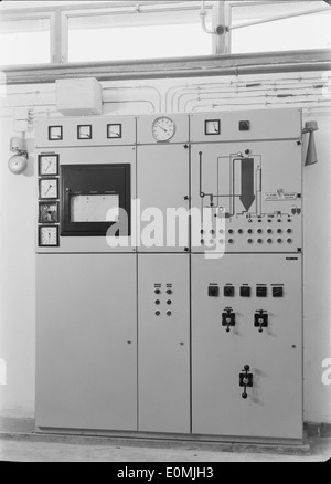 Fotografia dell'Fábrica de Café TOFA di Tofa, Portogallo, che mostra l'edificio industriale e le operazioni coinvolte nella produzione del caffè. Foto Stock