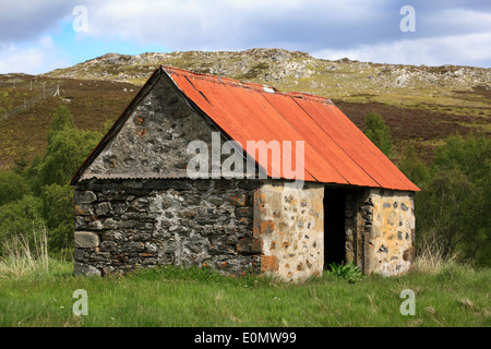 Edificio abbandonato nelle Highlands, vicino a Kingussie, CairnGorm National Park, Scozia, Europa Foto Stock