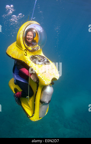 BOB 'l'osservazione di respirazione Bubble' scooter subacqueo subacqueo in Tenerife Foto Stock