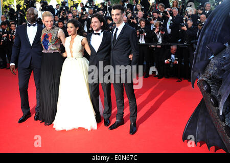 Cannes, Francia. 16 Maggio, 2014. Membri del cast di arrivare per la premiere di " Come addestrare il vostro drago 2' durante la 67th Cannes Film Festival di Cannes, Francia, 16 maggio 2014. Credito: Chen Xiaowei/Xinhua/Alamy Live News Foto Stock