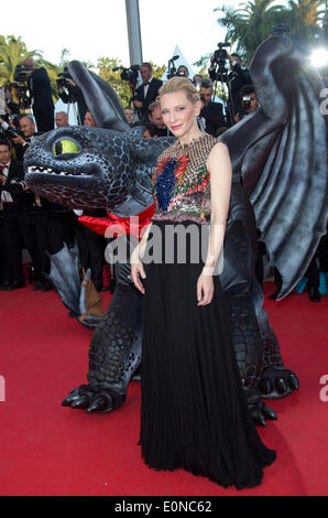 L'attrice Cate Blanchett e inefficaci, il drago, partecipare alla premiere di 'Come addestrare il vostro drago 2' durante la 67th Cannes International Film Festival presso il Palais des Festivals a Cannes, Francia, il 16 maggio 2014. Foto: Hubert Boesl Foto Stock