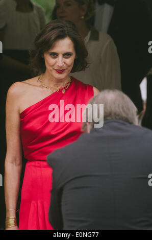 Cannes, Francia. 16 maggio 2014. Ines de la fressange lascia l'hotel Martinez per il tappeto rosso durante la 67th annuale di festival di pellicola di Cannes il 16 maggio 2014 a Cannes, Francia. ( Credito: JBphotoeditorial/Alamy Live News Foto Stock