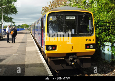 Classe 143 DMU a Exmouth stazione ferroviaria, (destinazione), Paignton, Devon, Inghilterra, Regno Unito Foto Stock