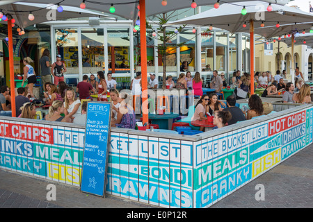 Sydney Australia, Bondi Beach, The Bucket List, ristorante ristoranti, ristoranti, ristoranti, caffè, al fresco marciapiede fuori tavoli, uomo uomini maschio, donna femmina Foto Stock