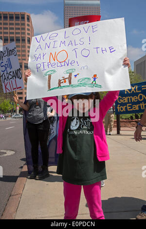 Denver, Colorado. Ambientalisti rally presso la Colorado State Capitol di opporsi alla prevista Keystone XL pipeline, che sarebbe il trasporto tar sands olio dal Canada agli Stati Uniti Costa del Golfo. Credito: Jim West/Alamy Live News Foto Stock