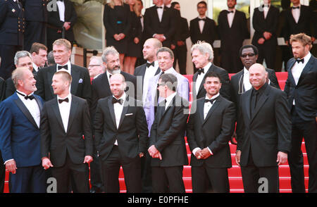 Cannes, Francia. 18 Maggio, 2014. Dolph Lundgren, Harrison Ford, Patrick Hughes, Antonio Banderas, Randy Couture, Mel Gibson, Jason Statham, Sylvester Stallone, Wesley Snipes e Kellan Lutz al le parti soggette a usura 3 tappeto rosso al 67th Cannes Film Festival in Francia. Domenica 18 Maggio 2014 a Cannes Film Festival, Francia. Credito: Doreen Kennedy/Alamy Live News Foto Stock