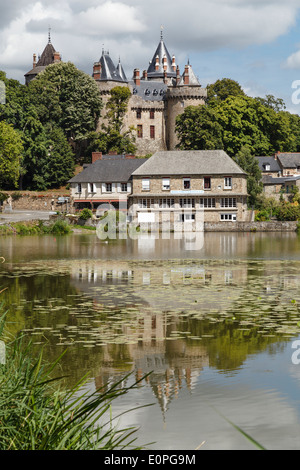 Vista sul lago di Combourg al Château de Combourg, Combourg, Ille-et-Vilaine Bretagna, Francia Foto Stock