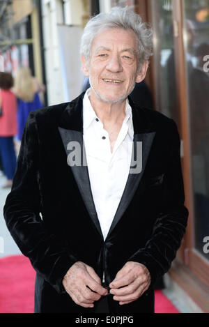 Londra, Regno Unito. Il 18 maggio 2014. Sir Ian McKellen assiste Teatro del Parco prima birthday gala a Finsbury park a Londra. Foto di vedere Li/Alamy Live News Foto Stock