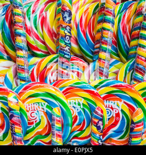 Colorato lecca-lecca dolci dolci caramelle negozio di caramelle Foto Stock