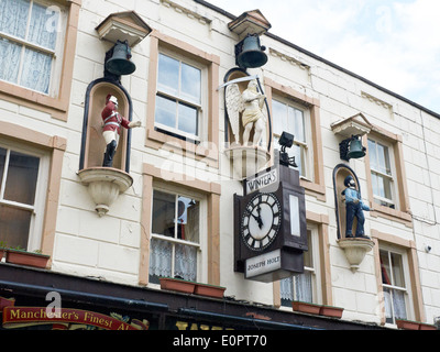 Inverno di public house in Stockport CHESHIRE REGNO UNITO Foto Stock