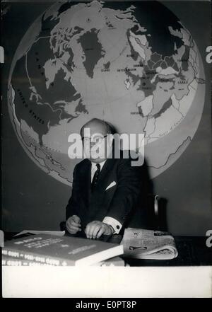 Il 12 Dic. 1956 - Spaak riesce Lord Ismay come della NATO Setary generale.. M. Paul Henri Spaak, ministro belga degli Affari Esteri Foto Stock