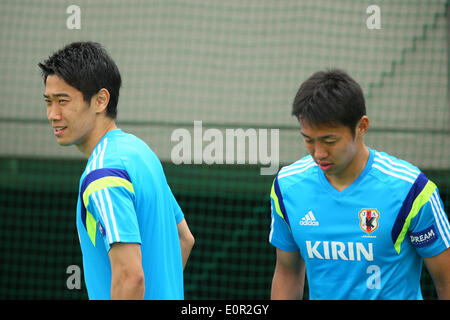 Tokyo, Giappone. 19 Maggio, 2014. (L-R) Shinji Kagawa, Hiroshi Kiyotake (JPN) Calcio/Calcetto : Giappone National Team ufficiale della sessione di allenamento a Tokyo in Giappone . © Giovanni Osada AFLO/sport/Alamy Live News Foto Stock