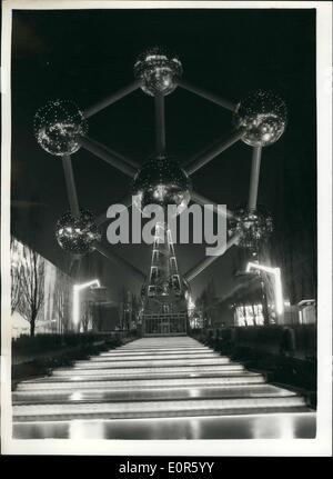 Apr. 04, 1958 - Apertura di Bruxelles Interntional fiera.: Il centro atomico pezzo di Bruxelles Esposizione Internazionale. Foto Stock