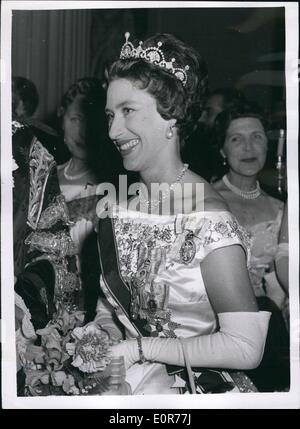Maggio 05, 1958 - City of London reception a ''Benvenuti Home '' la principessa Margaret. Il sindaco di Londra Sir Denis Tauscott e Foto Stock