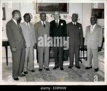 Sett. 09, 1958 - Mr.Macmillan incontra ministri del commonwealth al n. 10 Downing street. Signor Harold Macmillan il Primo Ministro questo Foto Stock