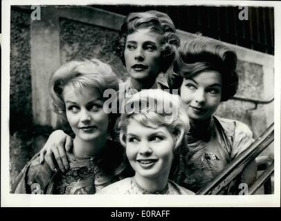 11 novembre 1958 - The Mandarin Chop hair style: La Fiera Internazionale della Moda si terrà durante la prossima settimana presso la Royal Albert Hall e tra le numerose esposizioni ci sarà il Mandarin Chop hair style, creato in esclusiva da Alan Harding di Mayfair. La foto mostra quattro affascinanti ragazze che mostrano il nuovo stile Mandarin Chop. Sono  , La ventunenne Elisabetta Duca di Bromley, Kent (centro) Suzanne Kinnear di Rochampton, 22 anni (L) Barbara Miura di South Kensington 22 anni (centro principale), e Fay Brooke di South Kensungton, 22 anni, visti sulla destra. Foto Stock