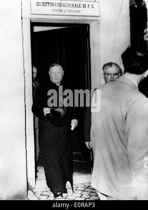 Papa Pio XII subisce un altro attacco cerebrale Foto Stock