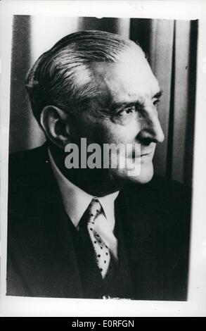 05 maggio 1959 - Dott.ssa Salazar smashes Anti-Government trama: è stato annunciato a Lisbona oggi che il governo di 70 anni il dottor Salazar ha messo giù un complotto per alterare l'ordine pubblico. Venti sette settimane fa ed è stato mantenuto segreto. La trama è detto per avere originato durante le elezioni presidenziali. La foto mostra il dottor Antonio de Oliviera Salazar - il primo ministro del Portogallo. Foto Stock