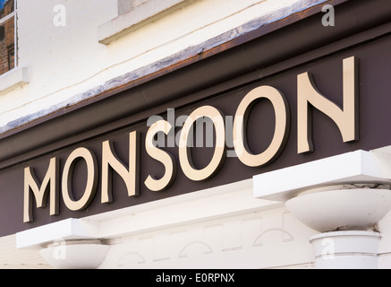 Monsoon negozio di abbigliamento il logo, England, Regno Unito Foto Stock