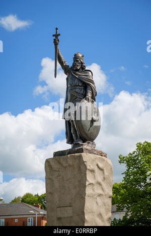 Re Alfredo il Grande statua in Winchester, Hampshire, Inghilterra, Regno Unito Foto Stock