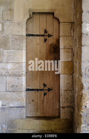 Medievale porta in legno Foto Stock